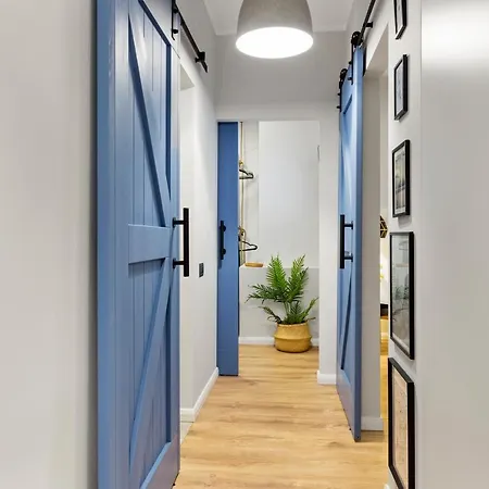 Tova Pearl Ultracentral - Romana Square Subway Bukarest