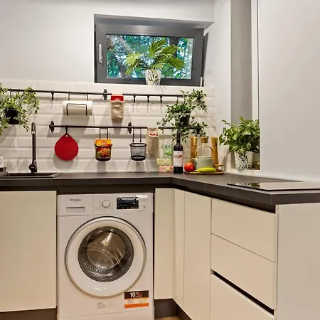 Tova Pearl Ultracentral - Romana Square Subway Bukarest
