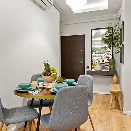 Tova Pearl Ultracentral - Romana Square Subway * Bucharest